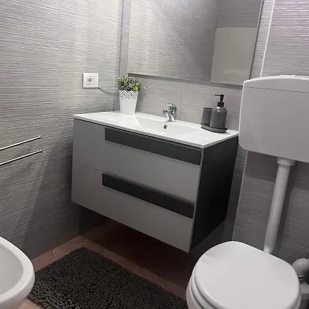 Apartment Theroom41 *